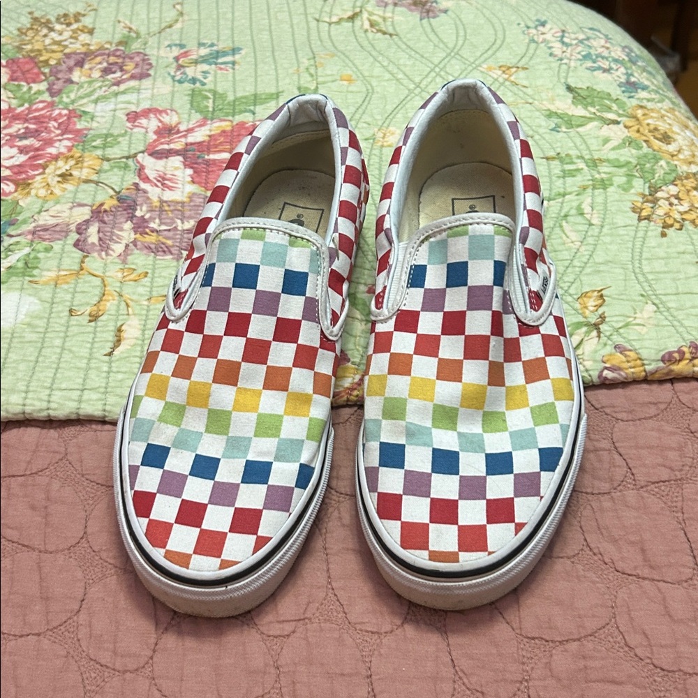 Vans
Checkerboard print